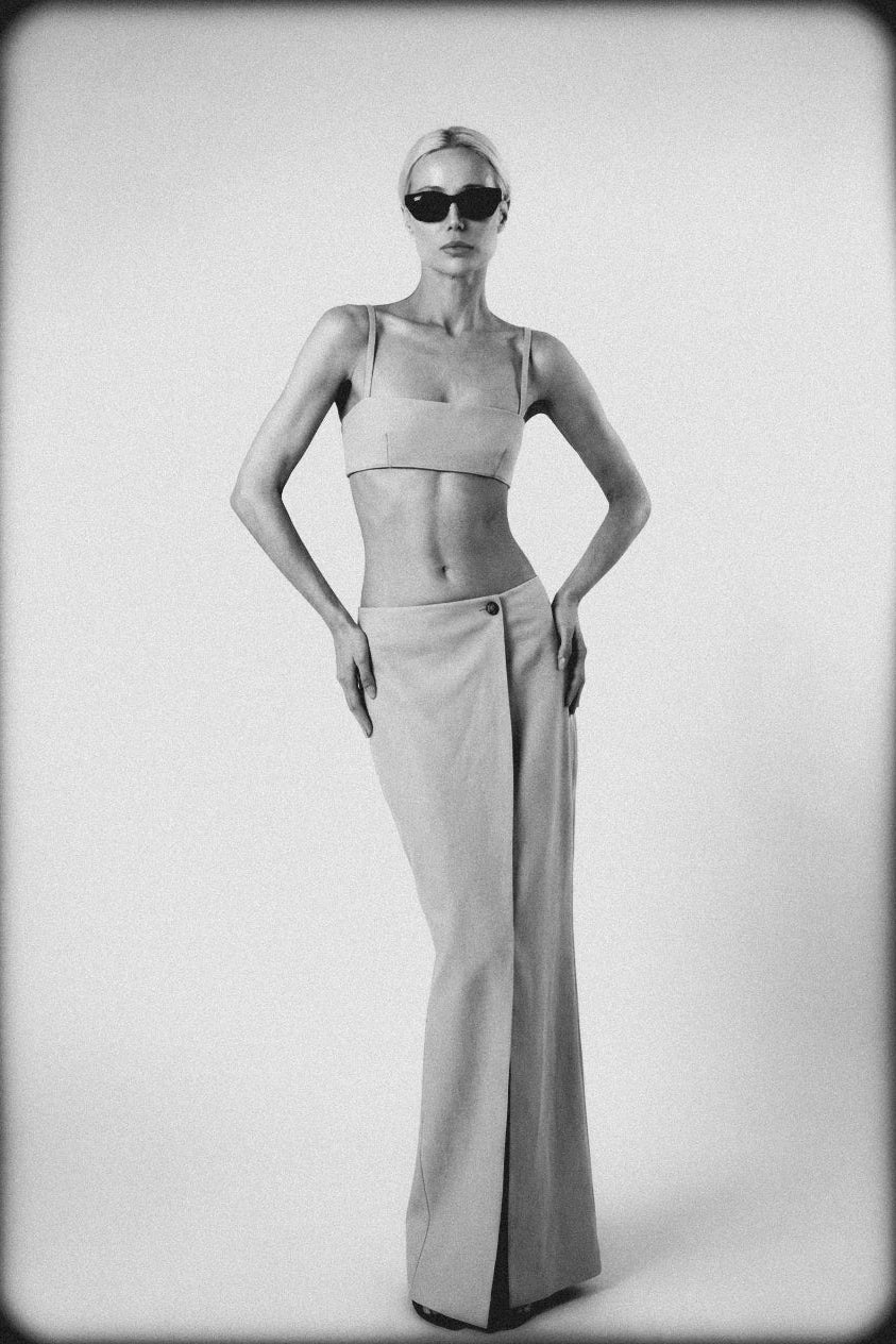 Silver women’s maxi skirt with a centre-back slit for ease of movement